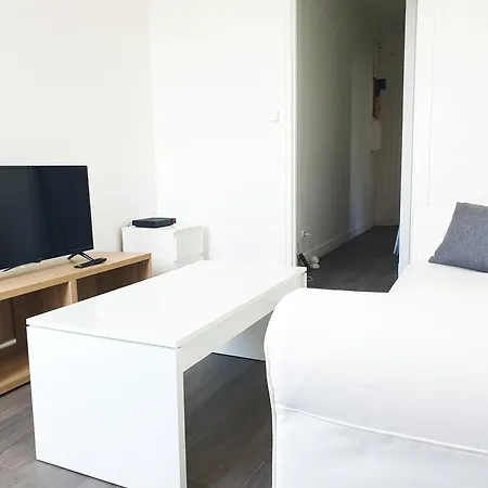 Exigehome-appart Tres Lumineux Aux Portes De Paris Apartment Suresnes